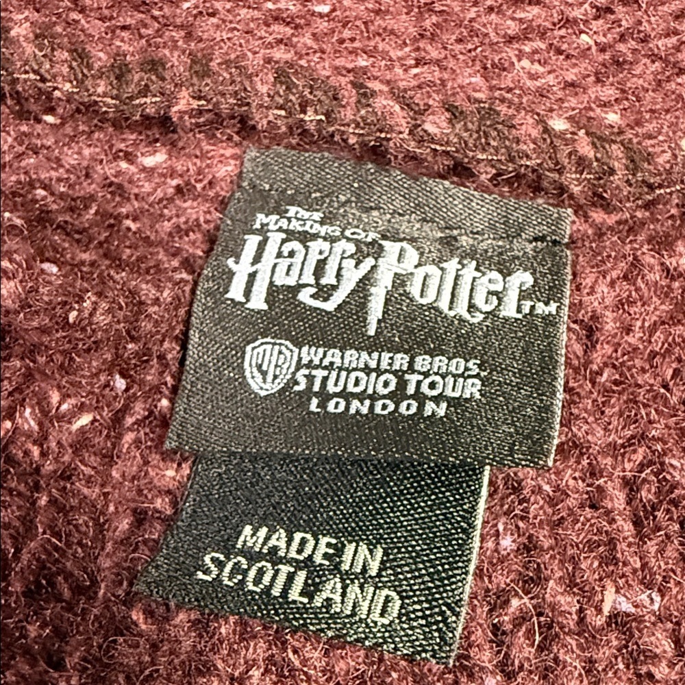Harry Potter Maroon Sweater with Cream Letter Warner Bros. Studio Tour London. - Picture 2 of 9